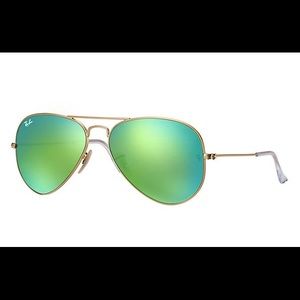 Gold Ray Ban Aviator Sunglasses